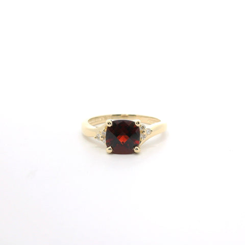 YELLOW GOLD GARNET AND DIAMOND RING 200-04188