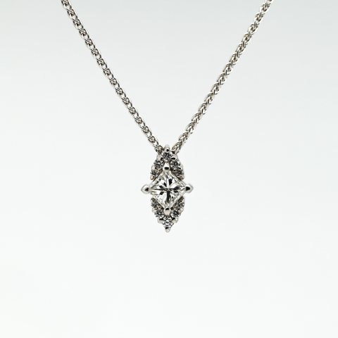 .30CTW PRINCESS CUT DIAMOND PENDANT