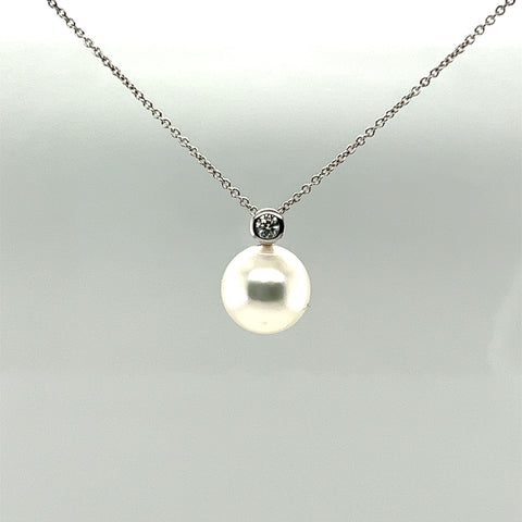 White South Sea Pearl and Diamond Modern Solitaire Necklace