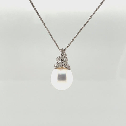 White South Sea Pearl and Diamond Ribbon Necklace