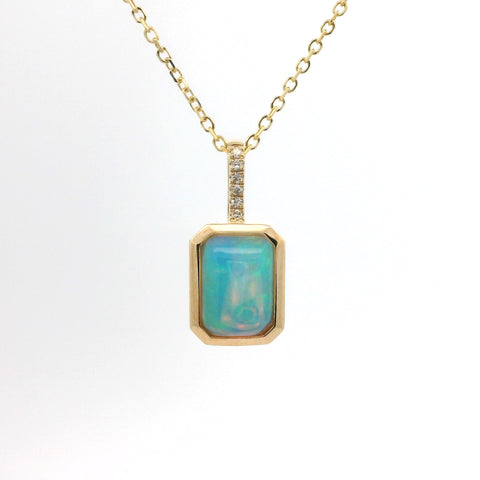 YELLOW GOLD OPAL & DIAMOND PENDANT 230-02382