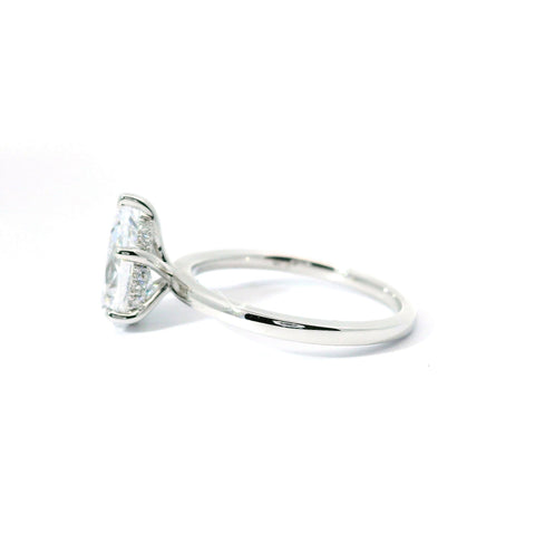 14KT WHITE GOLD SOLITAIRE RING FOR A 1.5CT PEAR SHAPE CENTER STONE 140-08436
