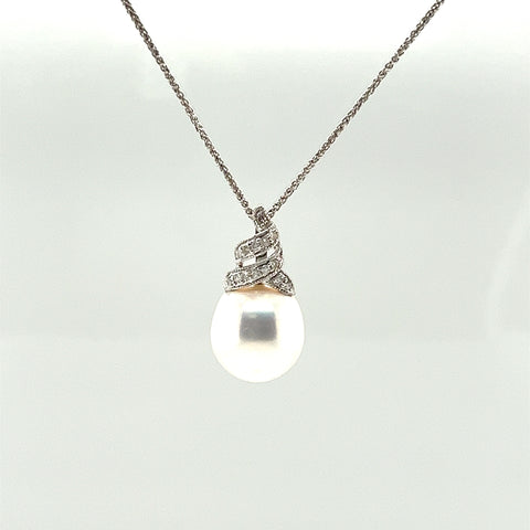 White South Sea Pearl and Diamond Ribbon Necklace