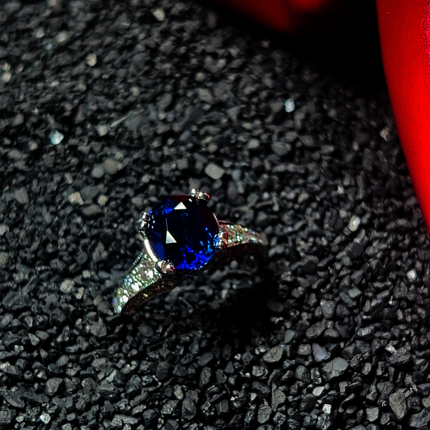 Blue Sapphire Ring - Oval 4.00 Ct. - Platinum 950 #J6502