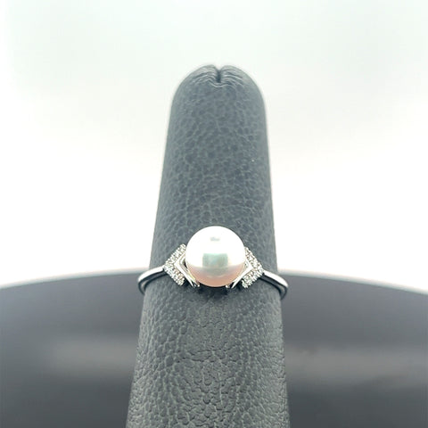18k White Gold Cultured Pearl and Diamond Geometric Ring