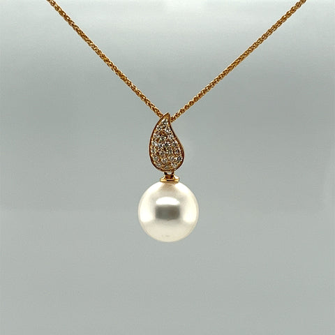 18k Yellow Gold White South Sea Pearl and Diamond Necklace