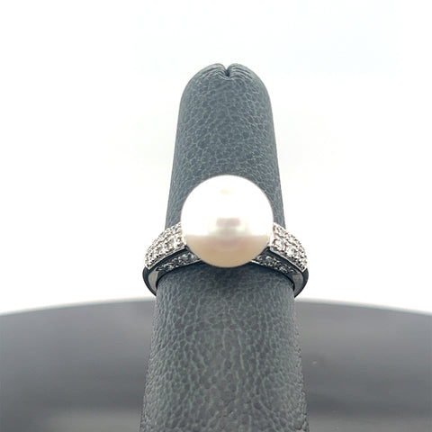 18k White Gold Cultured Pearl and Diamond Statement Ring